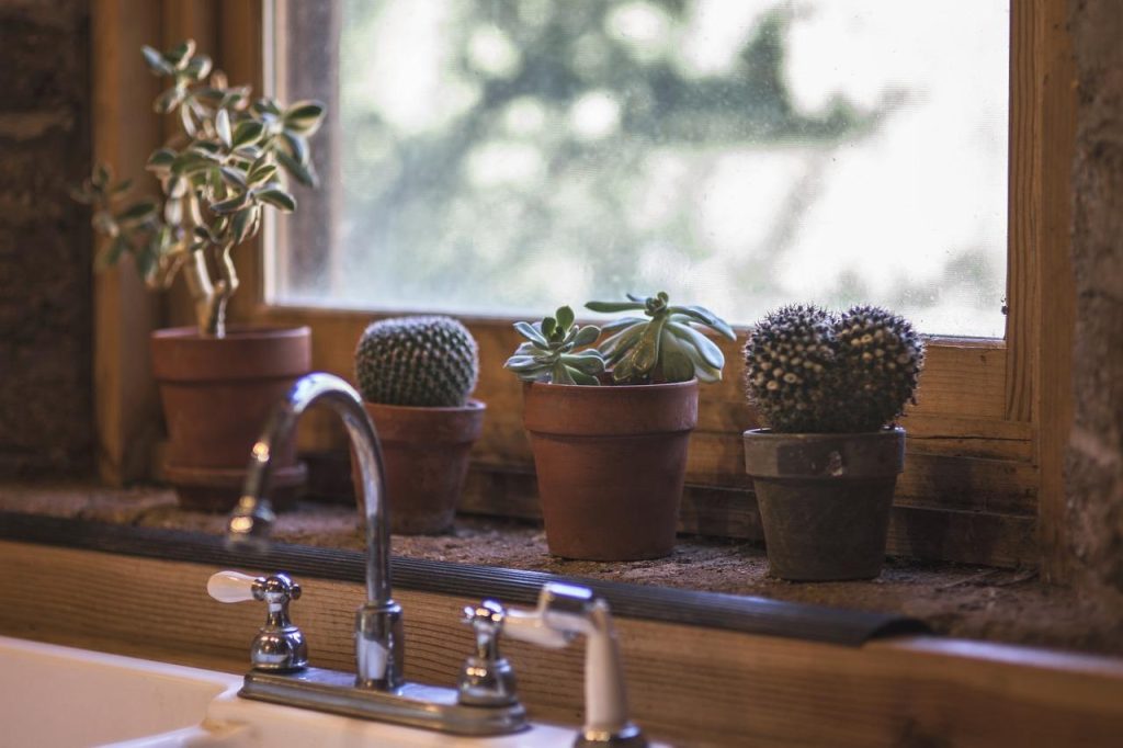 Visuele gids voor snel schoonmaken met tips voor efficiënt werken per kamer
