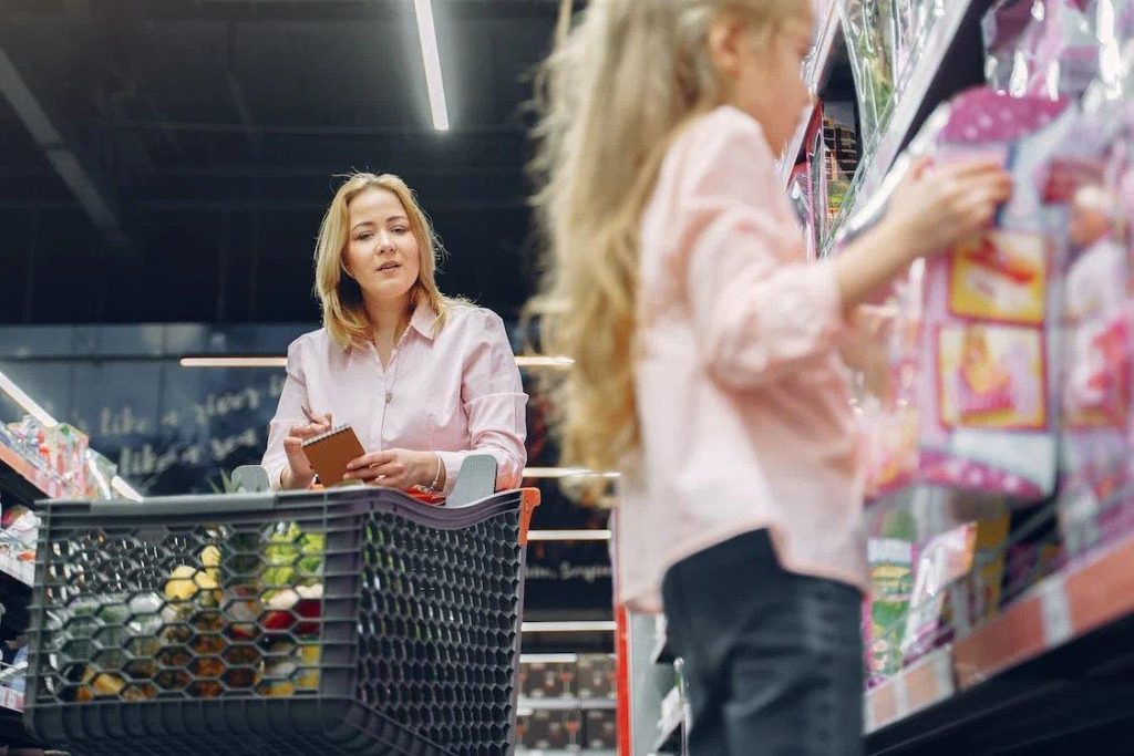 Verschillende soorten winkelstellingen voor magazijnopslag met verschillende draagvermogen en opslagdichtheid