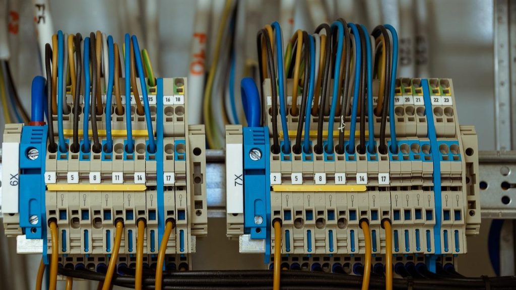 Visualisatie van elektronische componenten en gereedschappen voor het professioneel oplossen van elektrische problemen