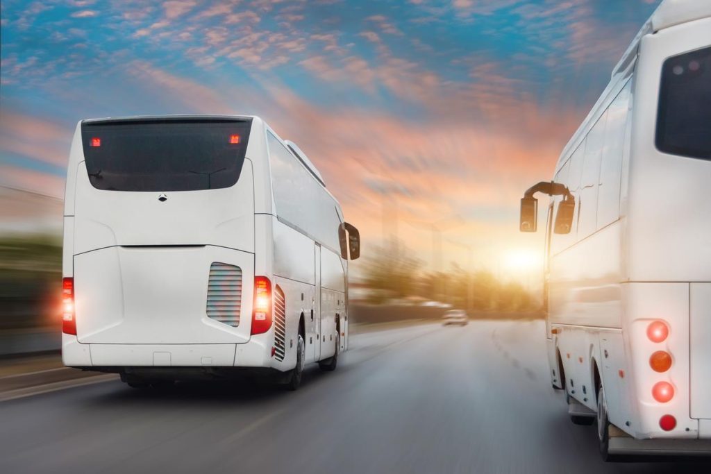 Luxe 25-persoonsbus met chauffeur voor groepsvervoer en evenementen