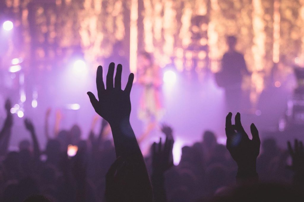 Partycentrum in Maastricht met elegante zaal ingericht voor feest, bruiloft of zakelijk evenement