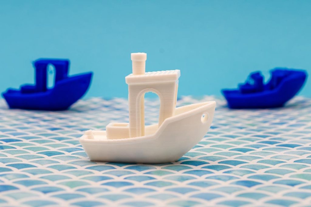 Verschillende soorten filamenten voor duurzaam 3D-printen, inclusief PLA en PETG materialen